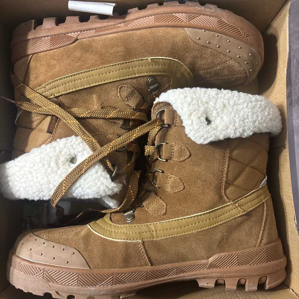 BearPaw Brown Winter Boots with Cream Lining